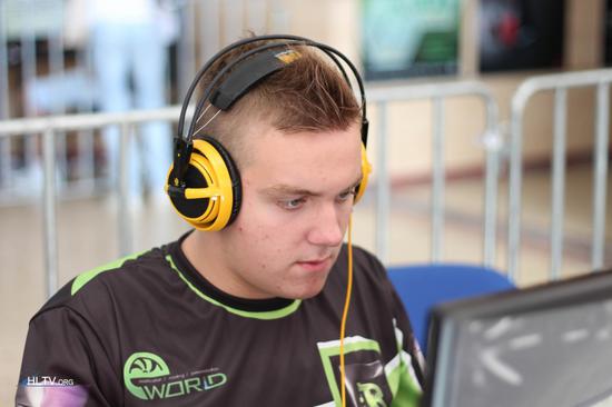 队员亲自官宣：线上赛之王宣告解散