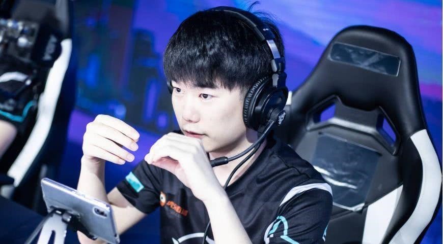 Team WE 和 Bilibili Gaming 在 LPL Split 2 2025 中取得胜利