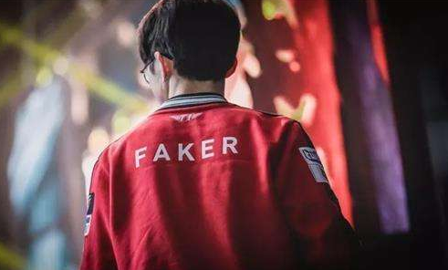 Xiaolaohu解释冲突始末，原FPX打野Haoye直播透露收留