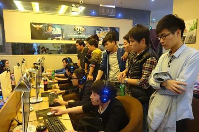 电竞正能量，EDG举办“阳光十日拍” 公益水友赛